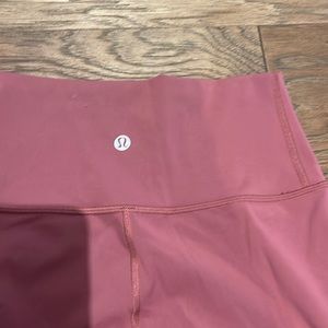 Lululemon leggings in pink